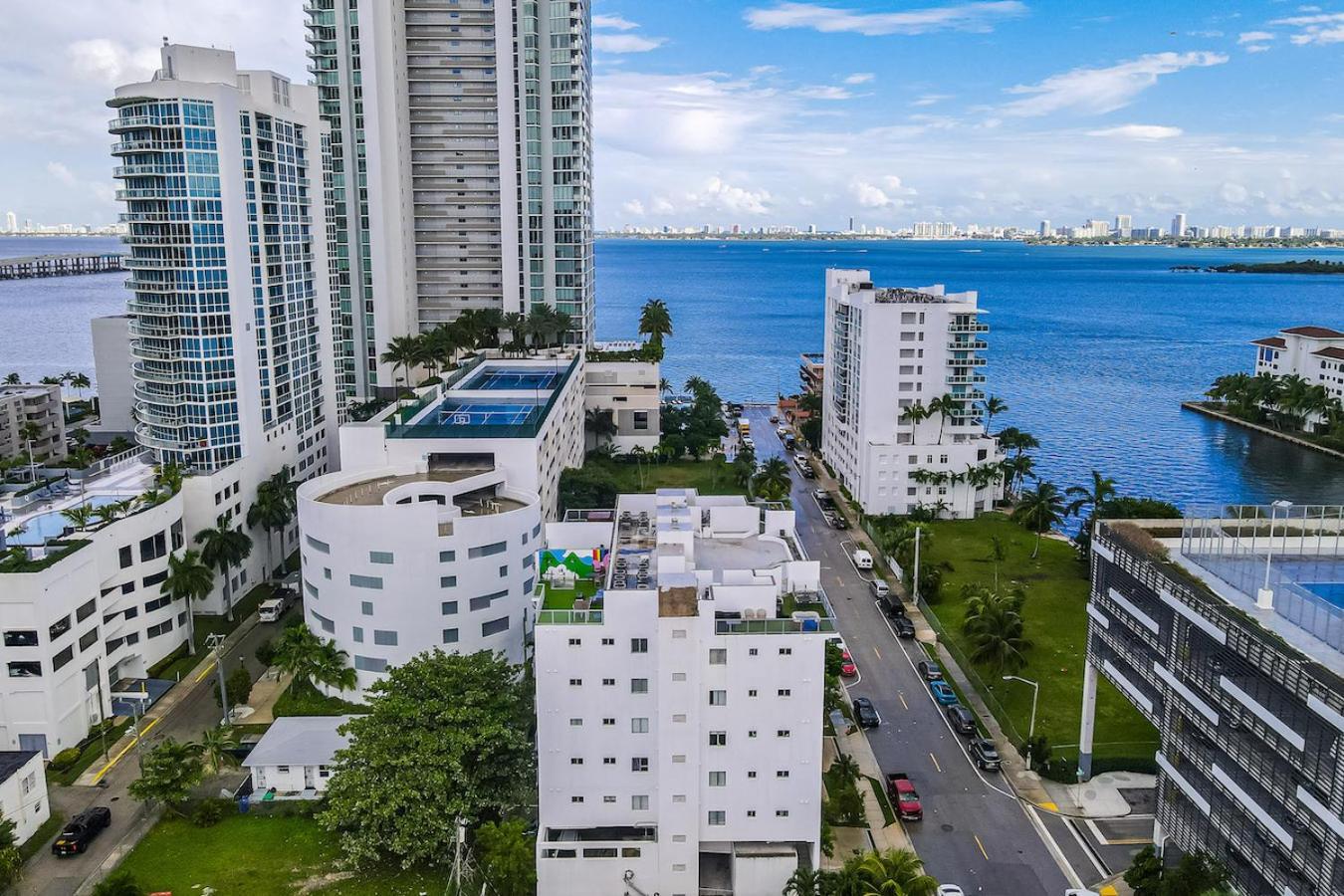 Апартаменты Subtle 2 Bed In Edgewater Downtown With Free Parking Майами Экстерьер фото