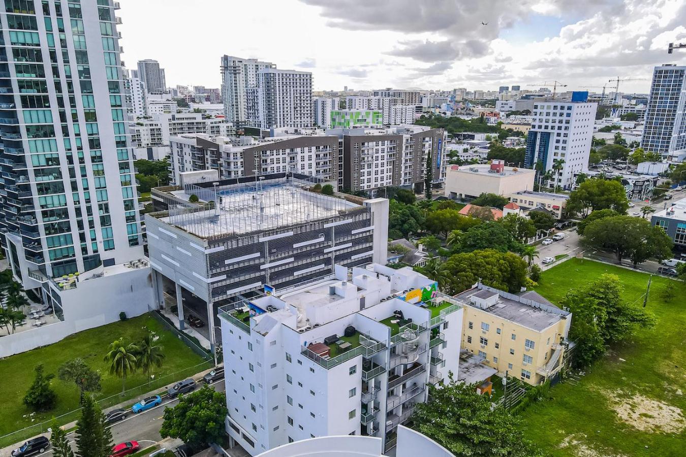 Апартаменты Subtle 2 Bed In Edgewater Downtown With Free Parking Майами Экстерьер фото